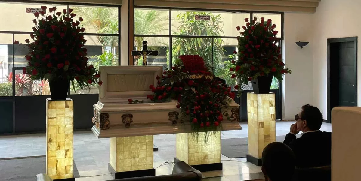 Envían El Mayo y los Guzmán coronas florales a funeral de La Gilbertona