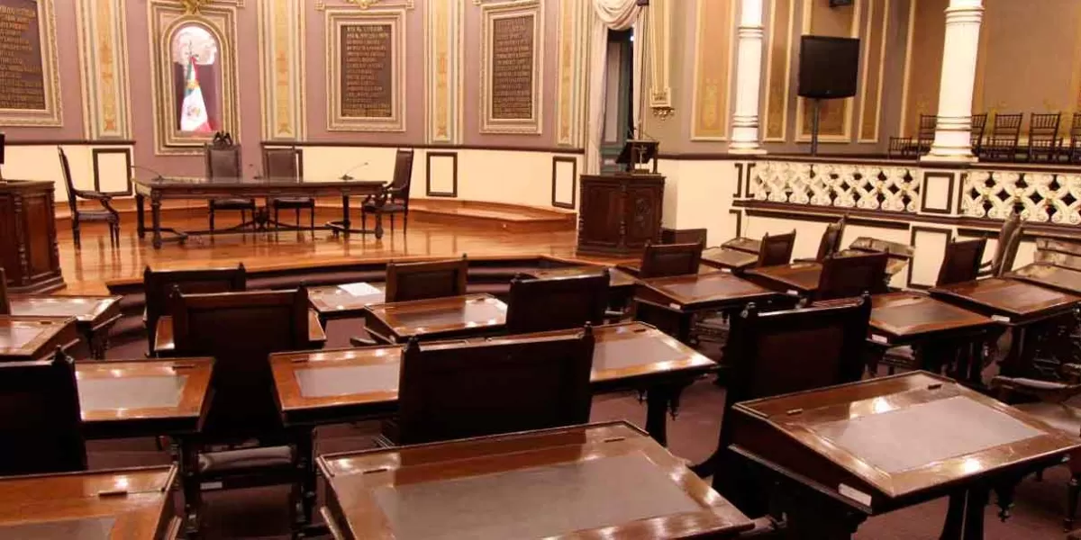 Los diputados priistas suplentes pelean con juicio su curul
