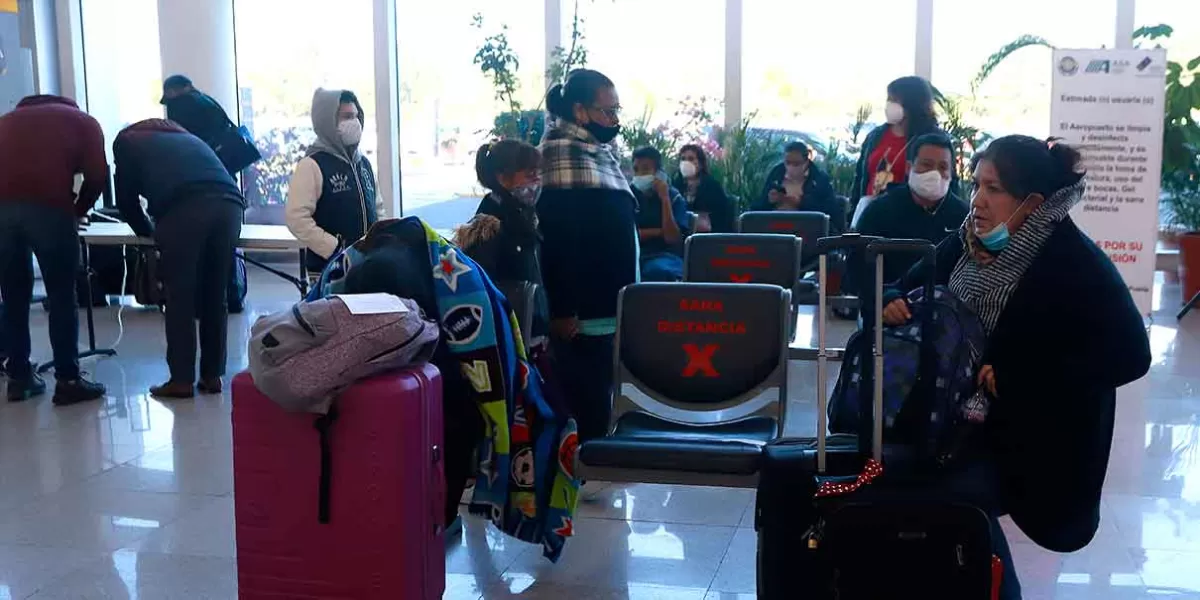 Suspenden vuelos de Puebla a Tijuana y Cancún por caída de ceniza