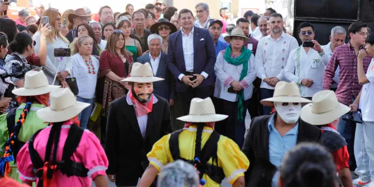 Alejandro Armenta reconoció la cultura de los pueblos de la Mixteca