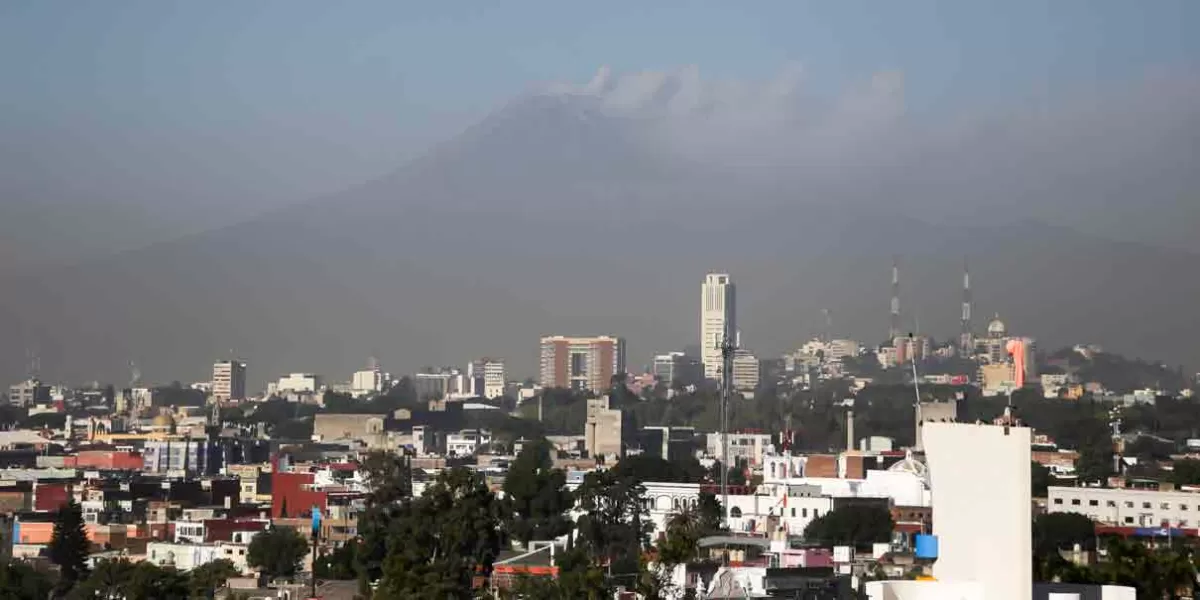 Ceniza volcánica cubre este día a 5 municipios de zona metropolitana
