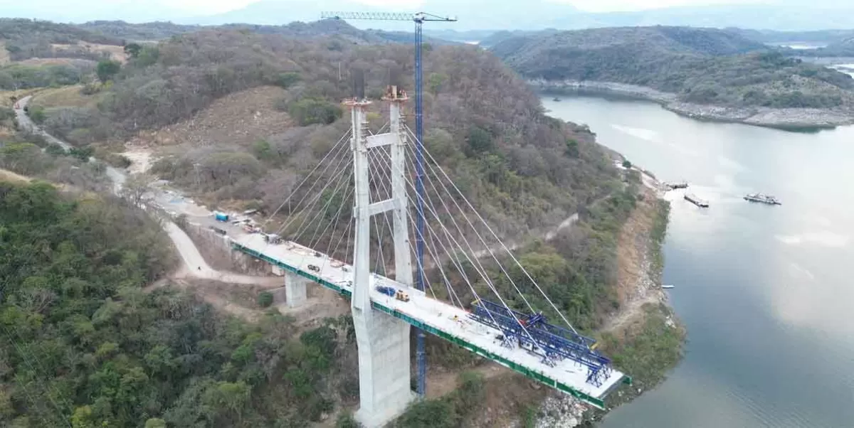 Debido al hostigamiento de grupos criminales, frenan construcción de un puente en Chiapas