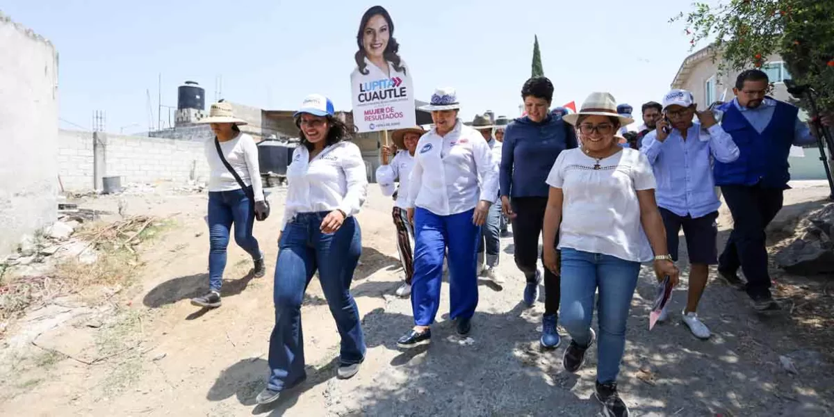Guadalupe Cuautle lleva propuestas de seguridad a habitantes de San Francisco Acatepec
