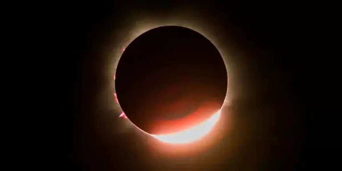 VIDEOS. Eclipse solar en Mazatlán dejó a sus pobladores cuatro minutos de noche