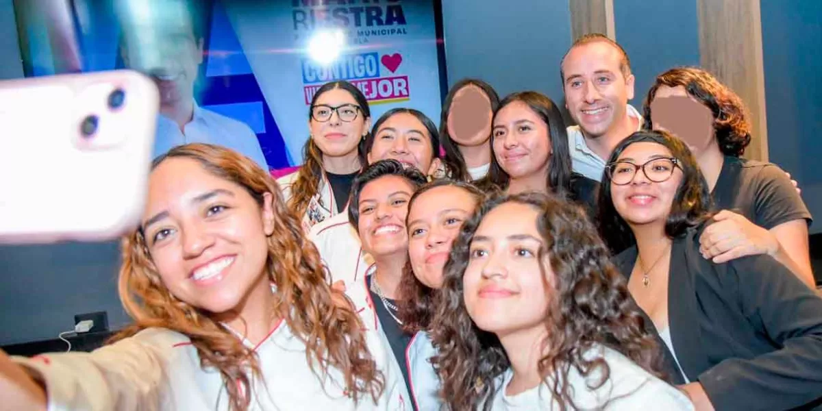 Ante alumnos de ISU Universidad, Riestra presentó Programa Fuerza Violeta y Refugio 