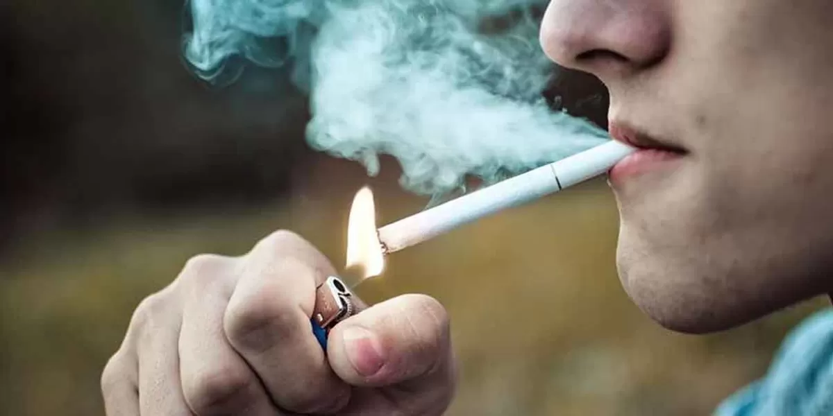 Casi 700 mil poblanos vivirán 10 años menos del promedio por fumadores