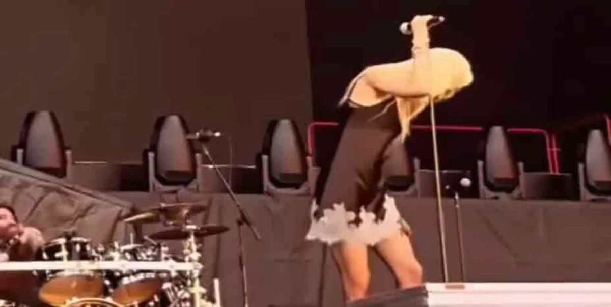 En pleno concierto de AC/DC, cantante de los teloneros es mordida por un murciélago en Sevilla