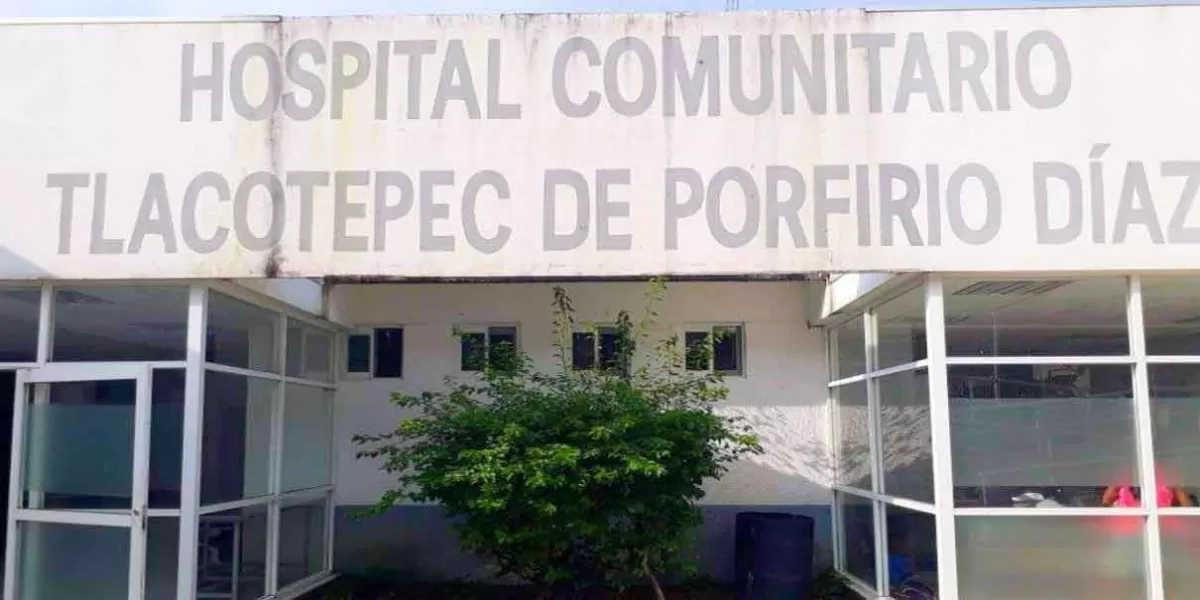 Sicarios irrumpen hospital en Tlacotepec: se llevan a mujer y matan a su hermano
