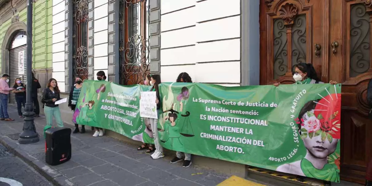 Armenta aclaró que en Puebla se busca despenalizar y no aprobar el aborto