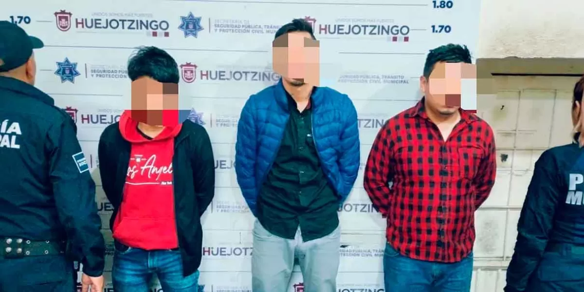 Tras robo a una gasolinera, detienen a tres sujetos en Huejotzingo