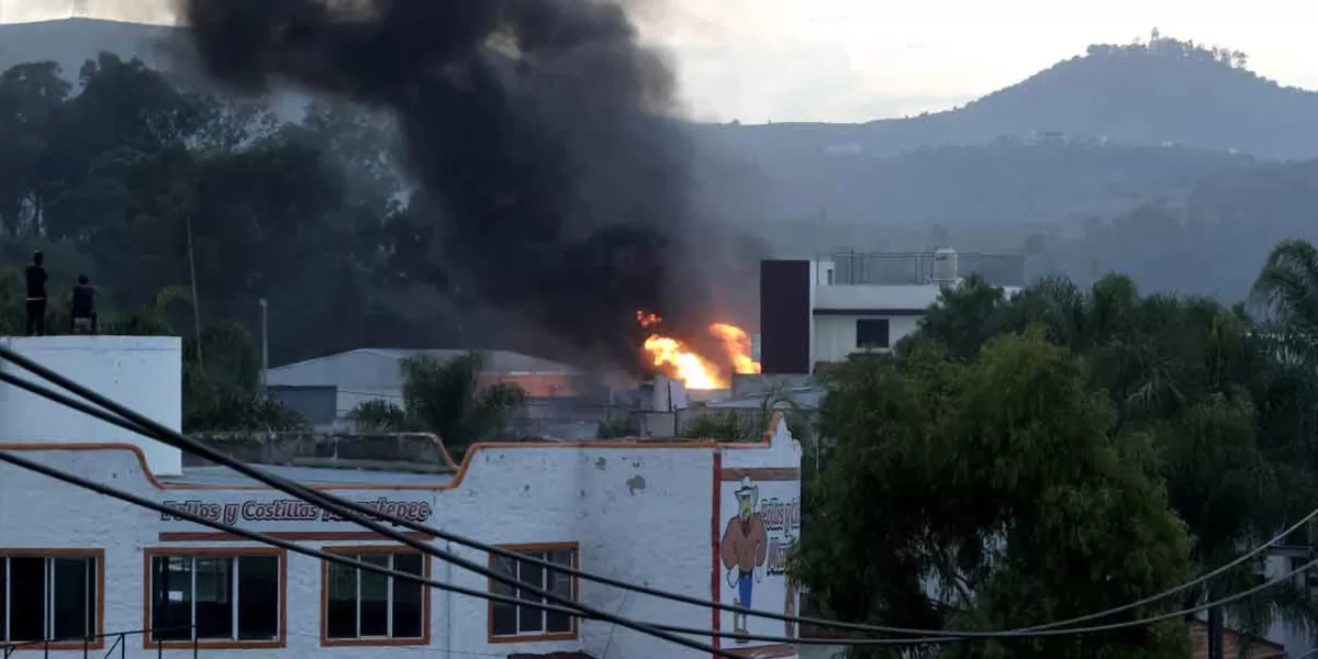 Almacenamiento de huachicol posible causa del incendio en Chipilo