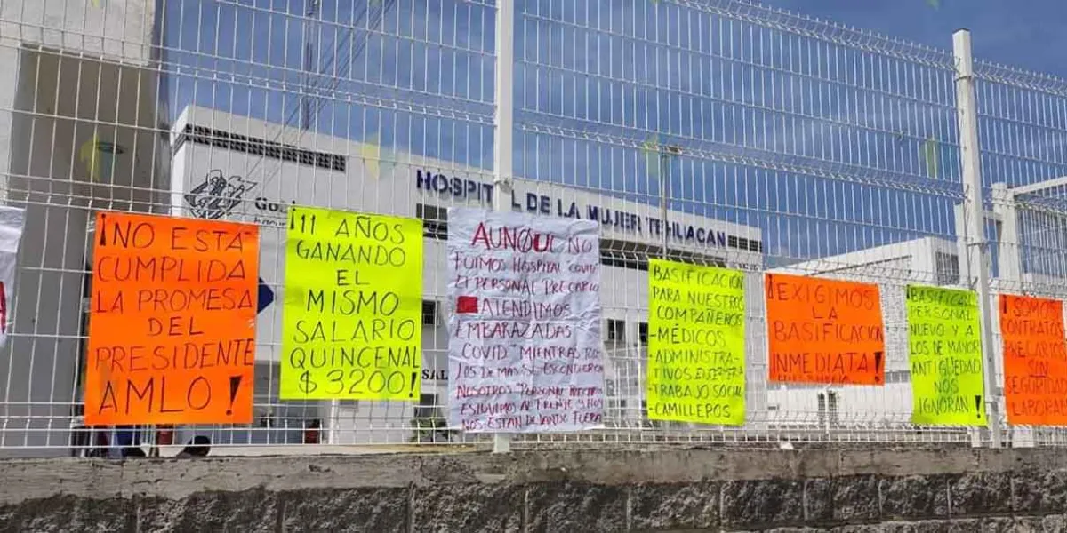 Enfermeras del Hospital de la Mujer de Tehuacán se manifiestan para exigir su basificación