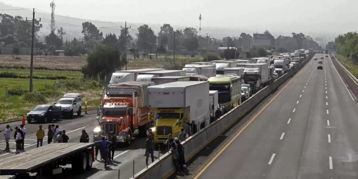 Se pagará lo justo por las tierras de Tlahuapan, no lo quieren los abogados: Obrador