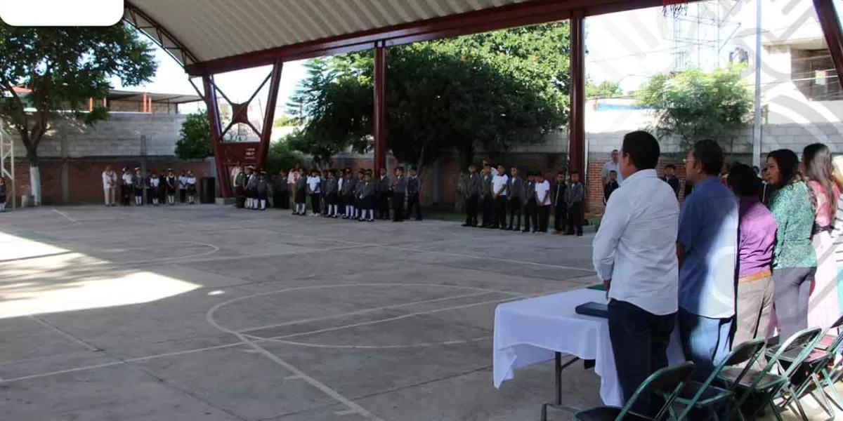 Irene Olea entregó el techado de la escuela primaria “Miguel Fuentes” en Santa Catarina