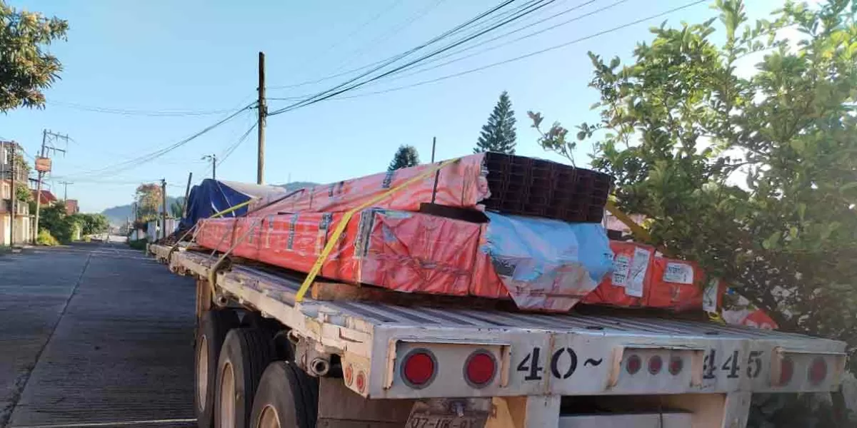 Recuperaron en Xicotepec un remolque robado en Tuxpan, Veracruz