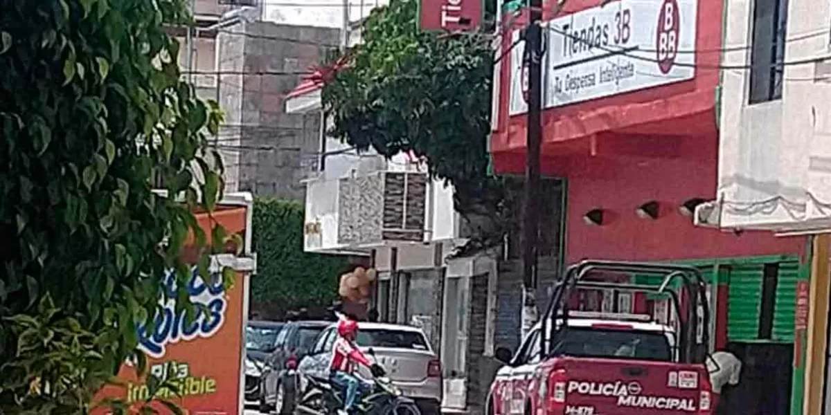 Hampón dejó temblando a las cajeras del 3B en Texmelucan 