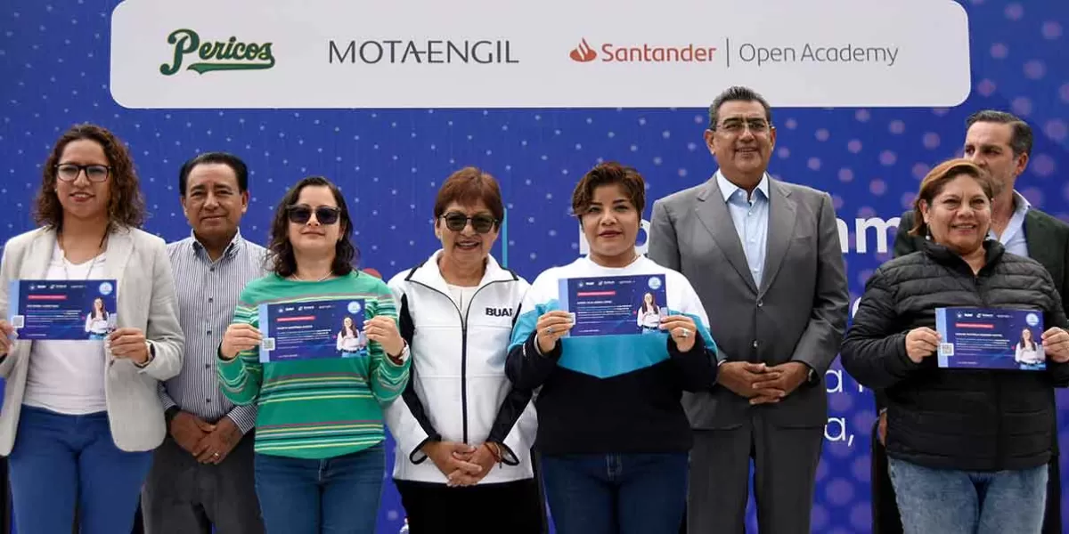 Universitarias BUAP reciben reconocimientos de la beca Women In by Emtech