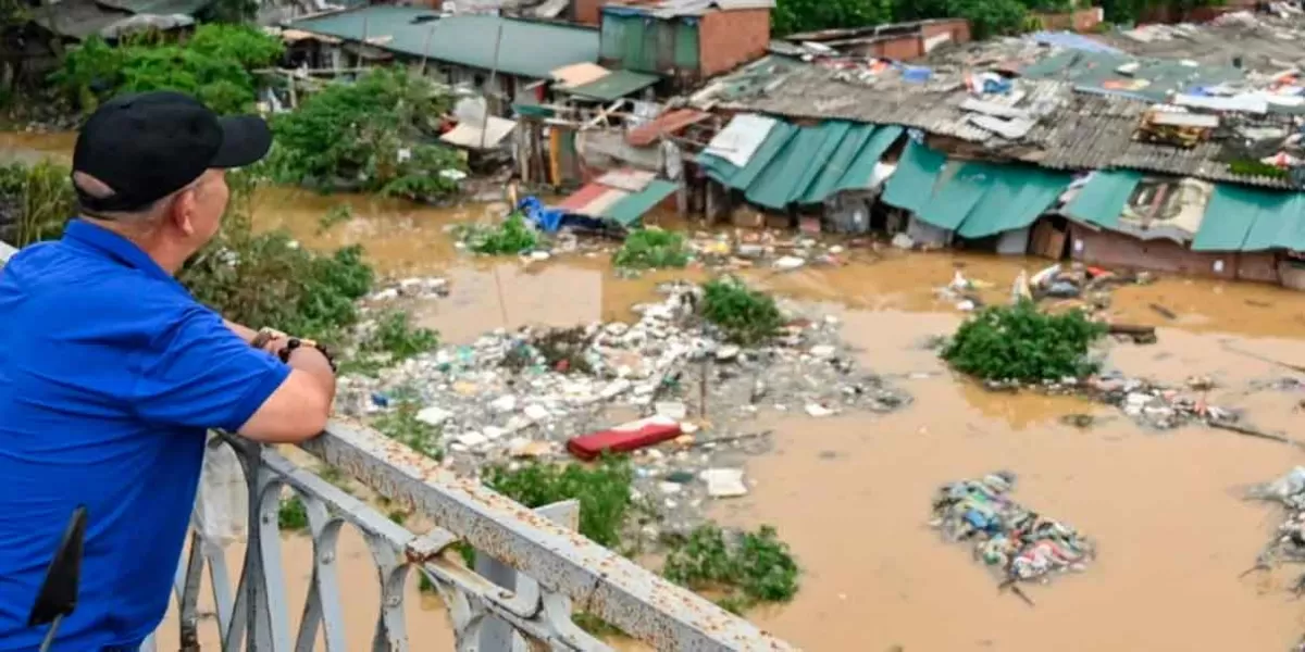 VIDEOS. Colapso de puente y autobús arrastrado en Vietnam; tifón Yagi deja 64 muertos