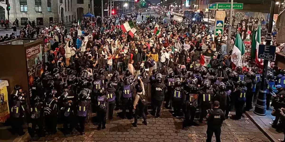 Manifestantes rompieron la seguridad del Senado y obligan a Senadores a cambiar de sede