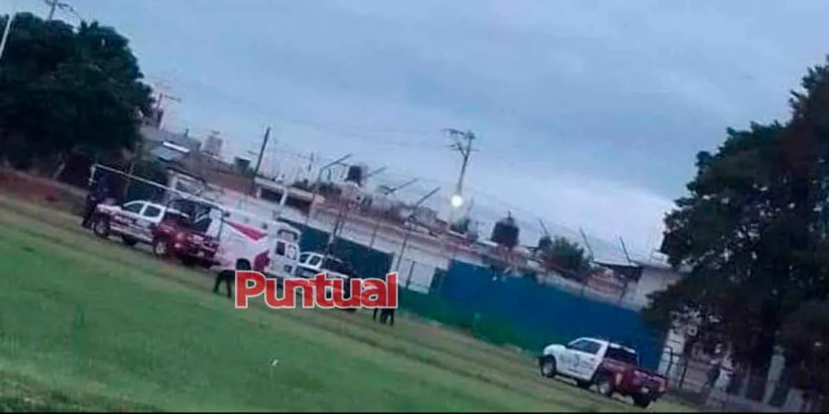 Encuentran el cuerpo de un joven en el campo deportivo de Santa Ana Xalmimilulco