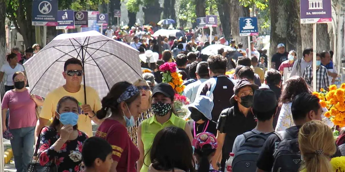 Operativo vial y vigilancia en panteones de la ciudad