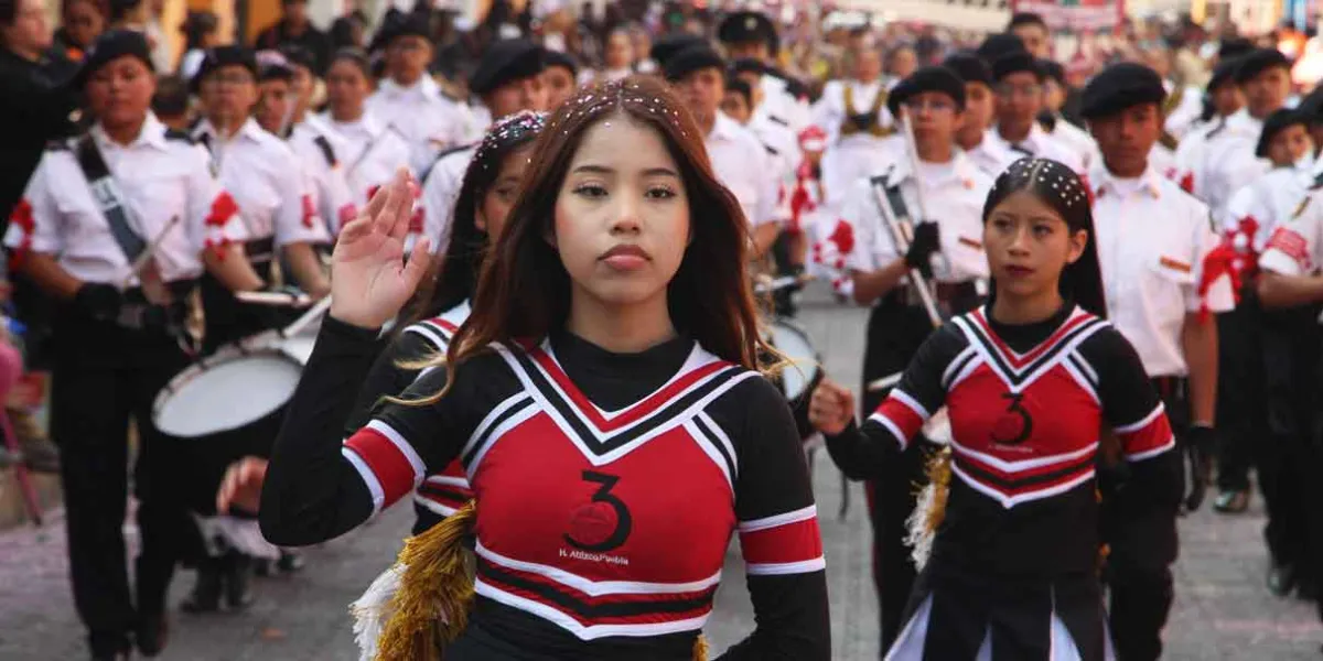 Atlixco conmemora el CXIV aniversario de la Revolución Mexicana con un desfile lleno de participación y civismo