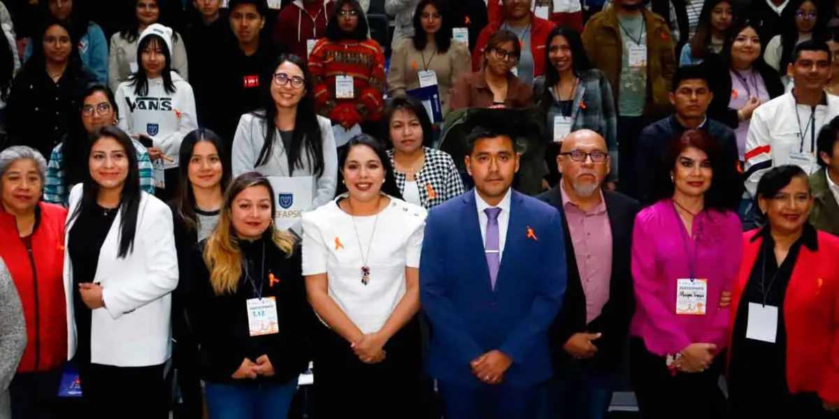 Encuentro universitario contra la violencia a la mujer en San Pedro Cholula 