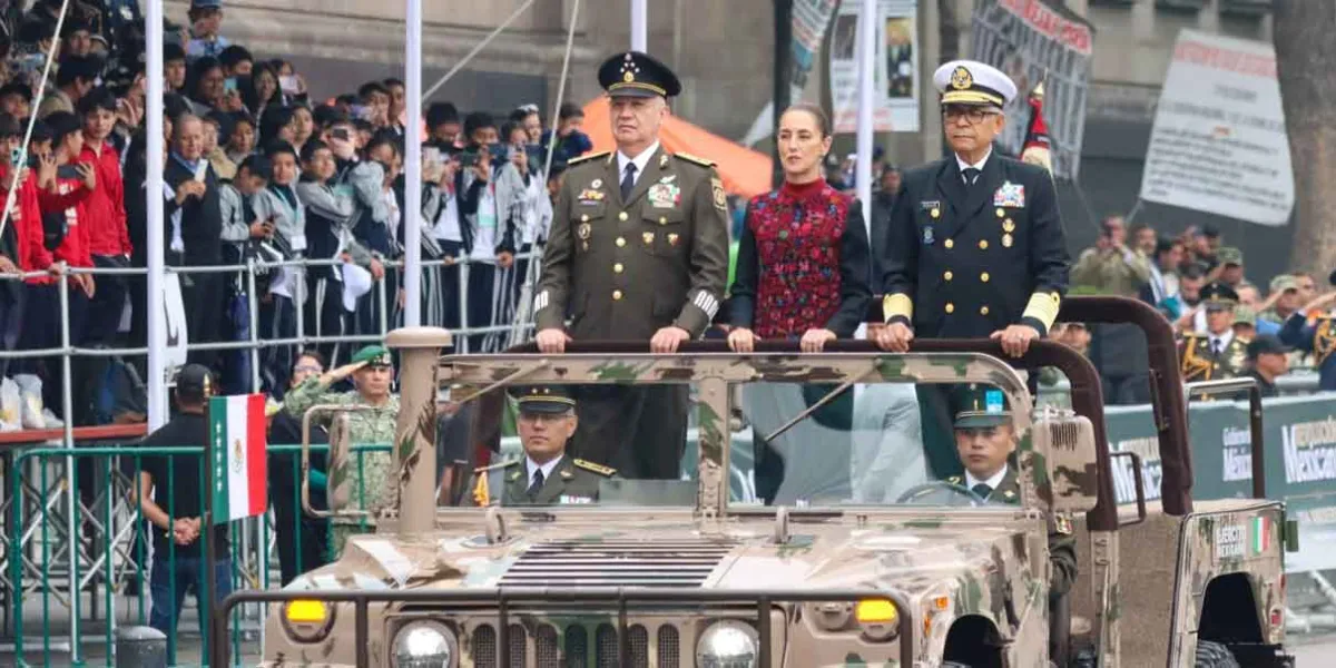 Sheinbaum presidió su primer desfile como comandanta suprema de las Fuerzas Armadas