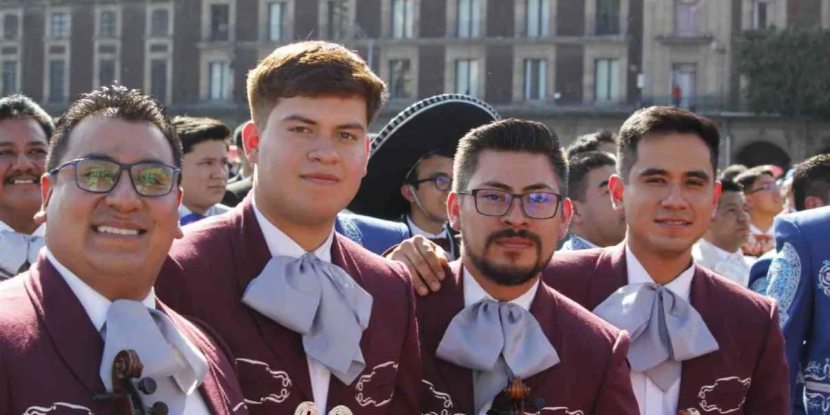 Logran Mariachis desde el Zócalo de la CDMX  récord Guinness