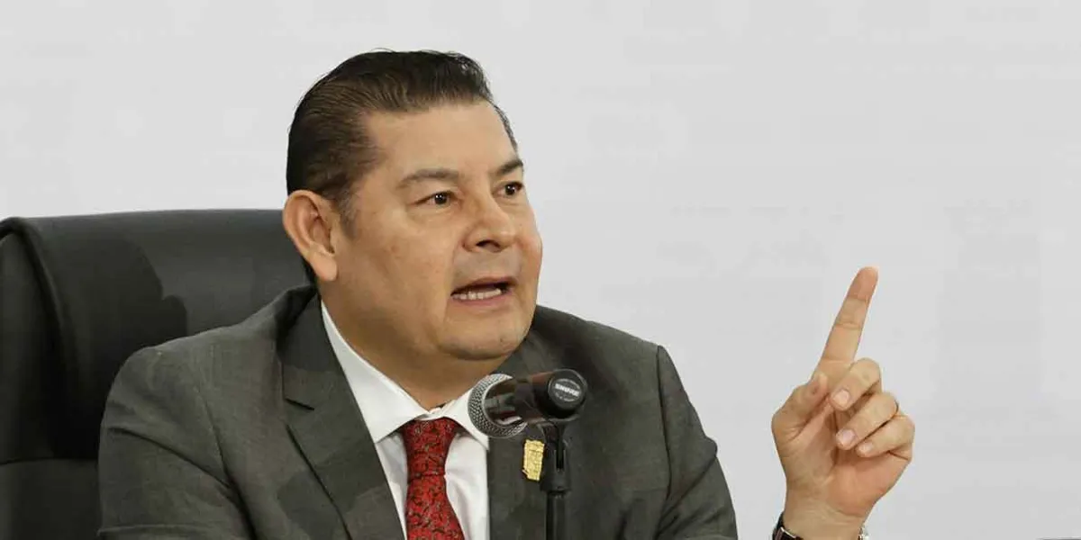 Alejandro Armenta confirma recursos para derechos del tren México-Puebla 