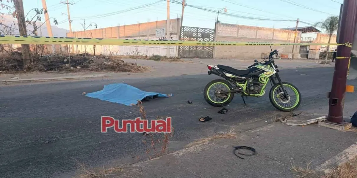 Atropellan a motociclistas; uno muere y otro resulta herido en Huejotzingo