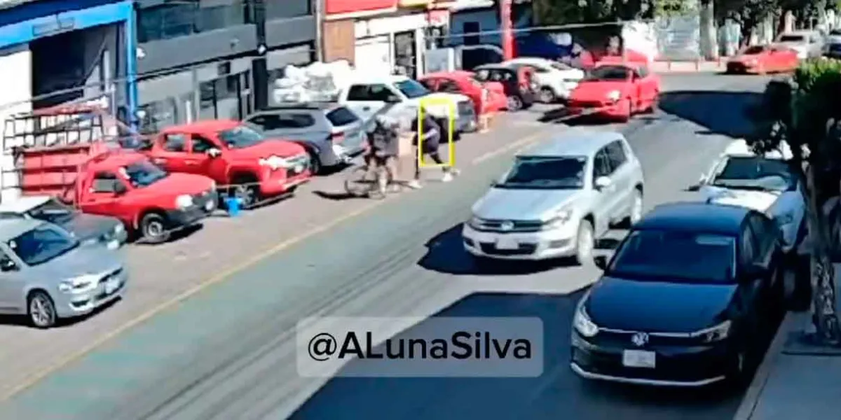 Conmigo no te metas” le dice junior a ciclista después de que invadió la ciclopista 