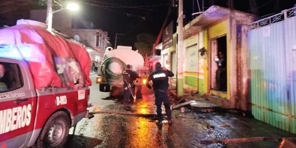 Local con pirotecnia explota en Huaquechula, solo daños materiales