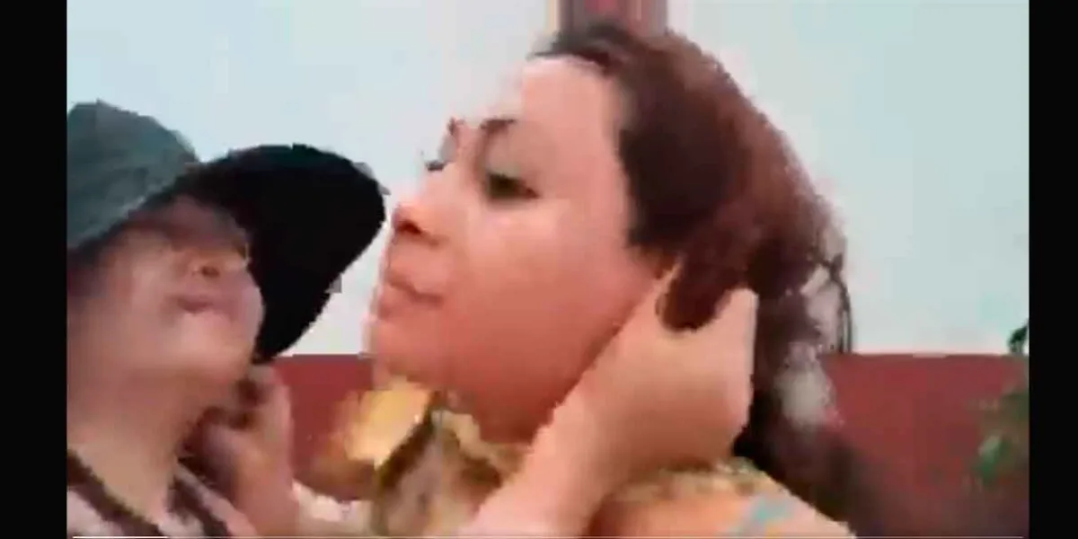 VIDEO. Jalones de cabello e insultos entre reportera y funcionara en Morelos 