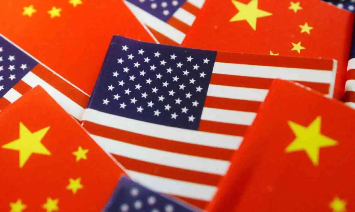 Restringe  China exportaciones a EU como respuesta a Biden 