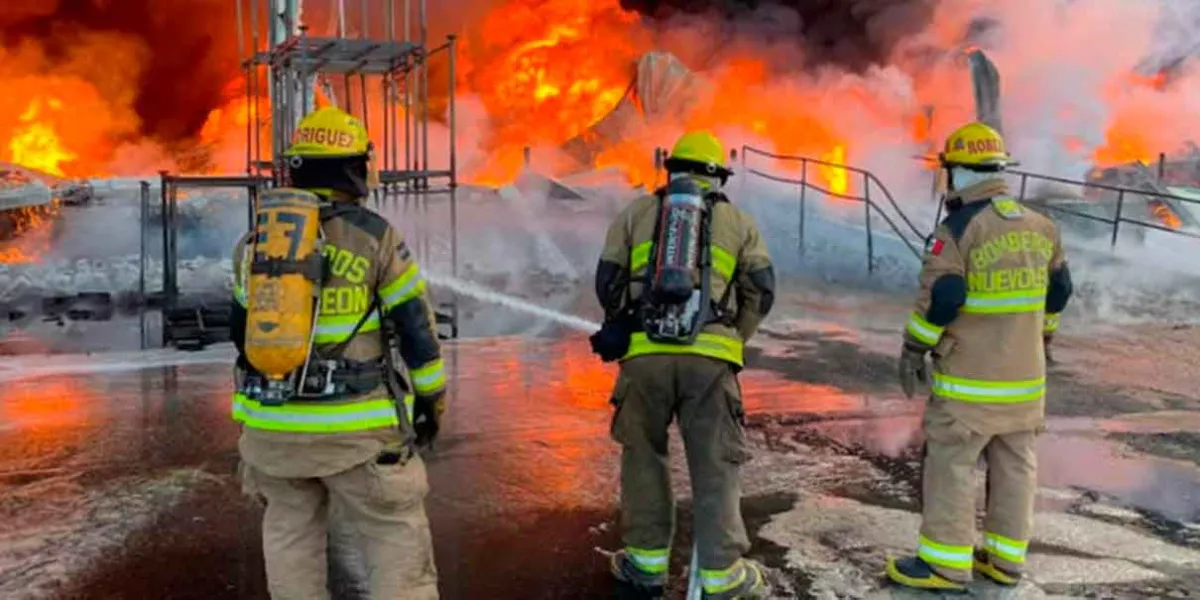 VIDEOS. Tres heridos deja explosión en fábrica de Tultitlán, Edomex