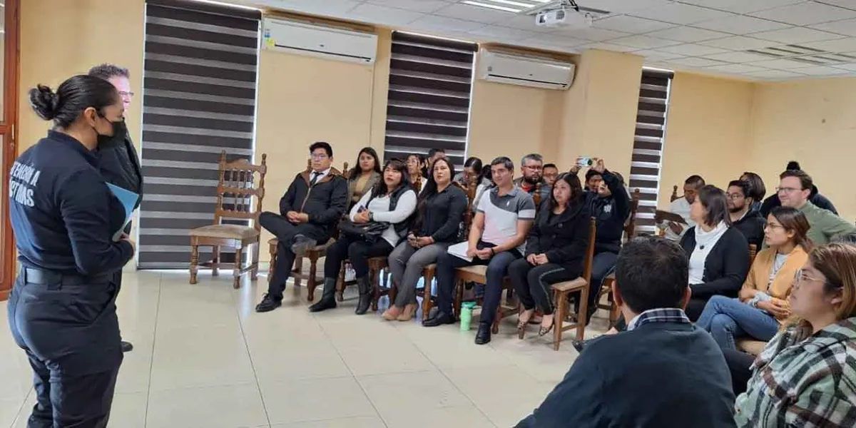 Empleados de la SSCYPC de Cuautlancingo reciben la plática "Espíritu de cuerpo"