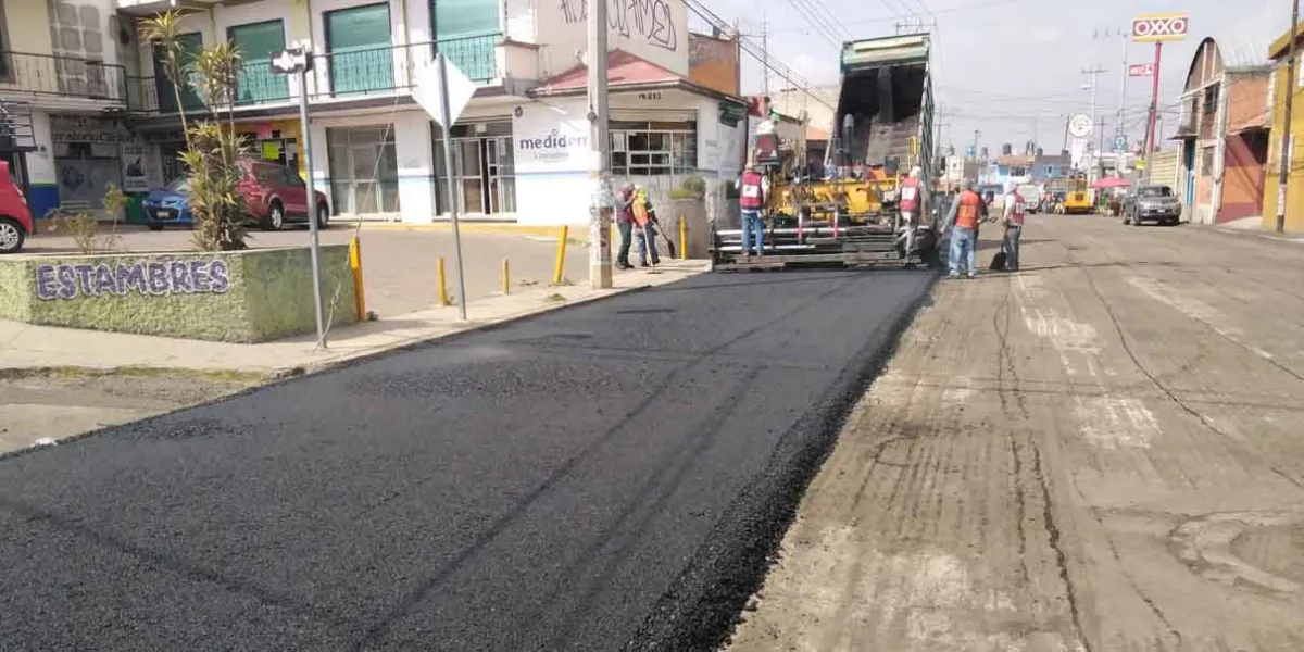 Pemex donará 500 toneladas de asfalto para pavimentar calles en Puebla capital