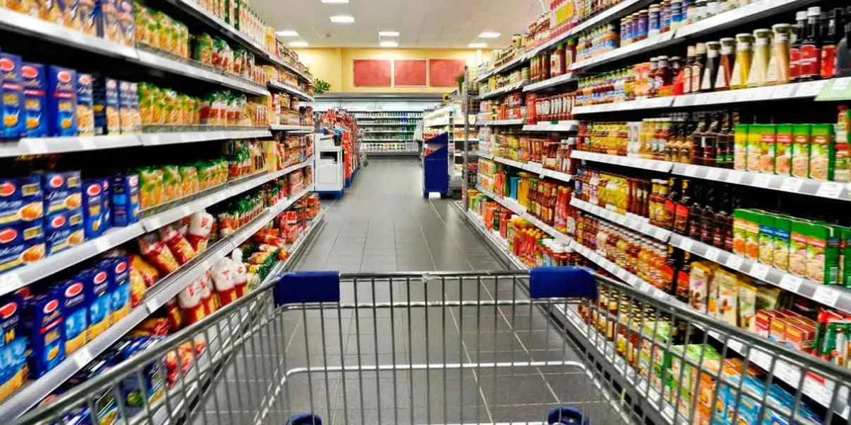 Pequeña tienda amenaza con restarle clientes a Walmart y Soriana