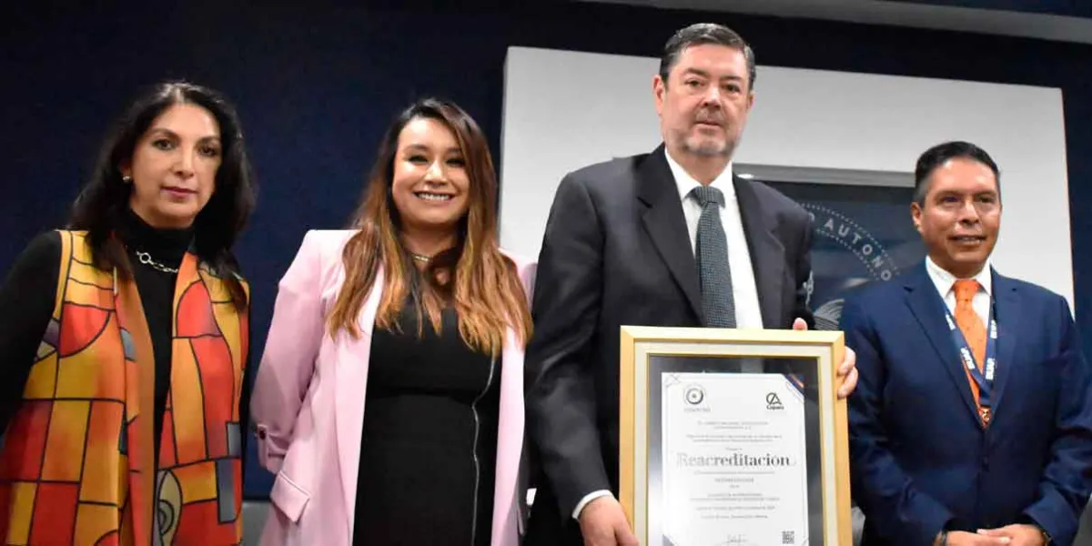 Recibe Licenciatura en Estomatología reconocimiento del CONAEDO