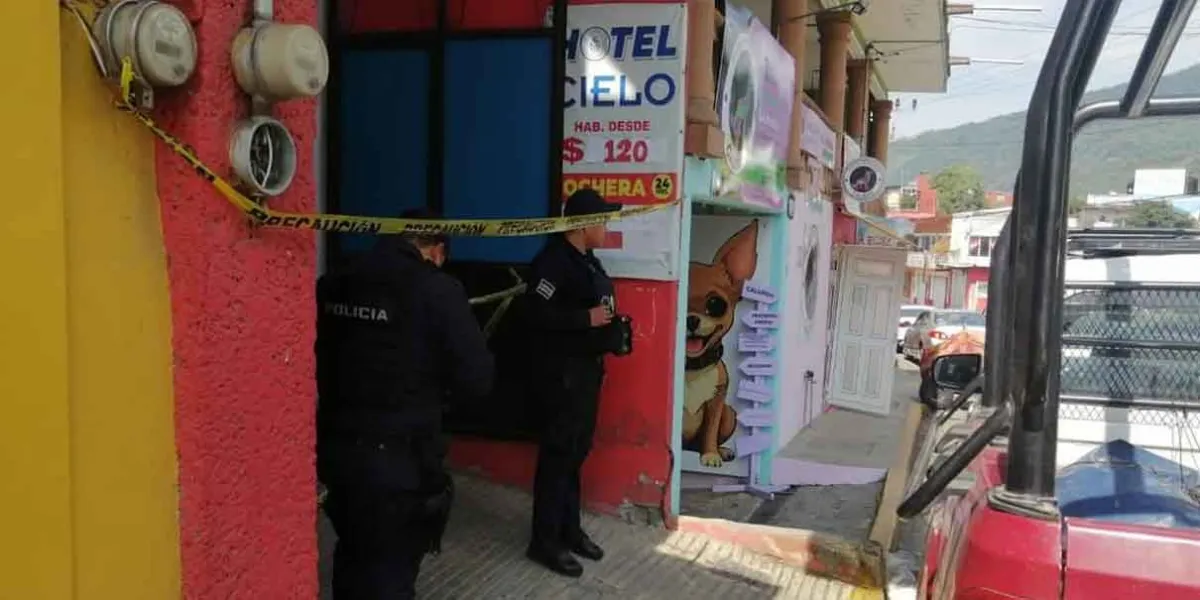 Asesinan a mujer al interior de un hotel en Xicotepec