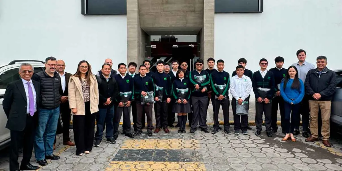 Presentación de alumnos del Conalep en el Sistema de Educación Dual de Estrella Roja