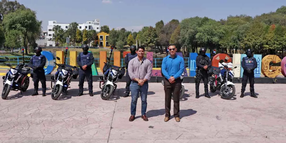 Omar Muñoz entregó equipo y motopatrullas a la SSCyPC