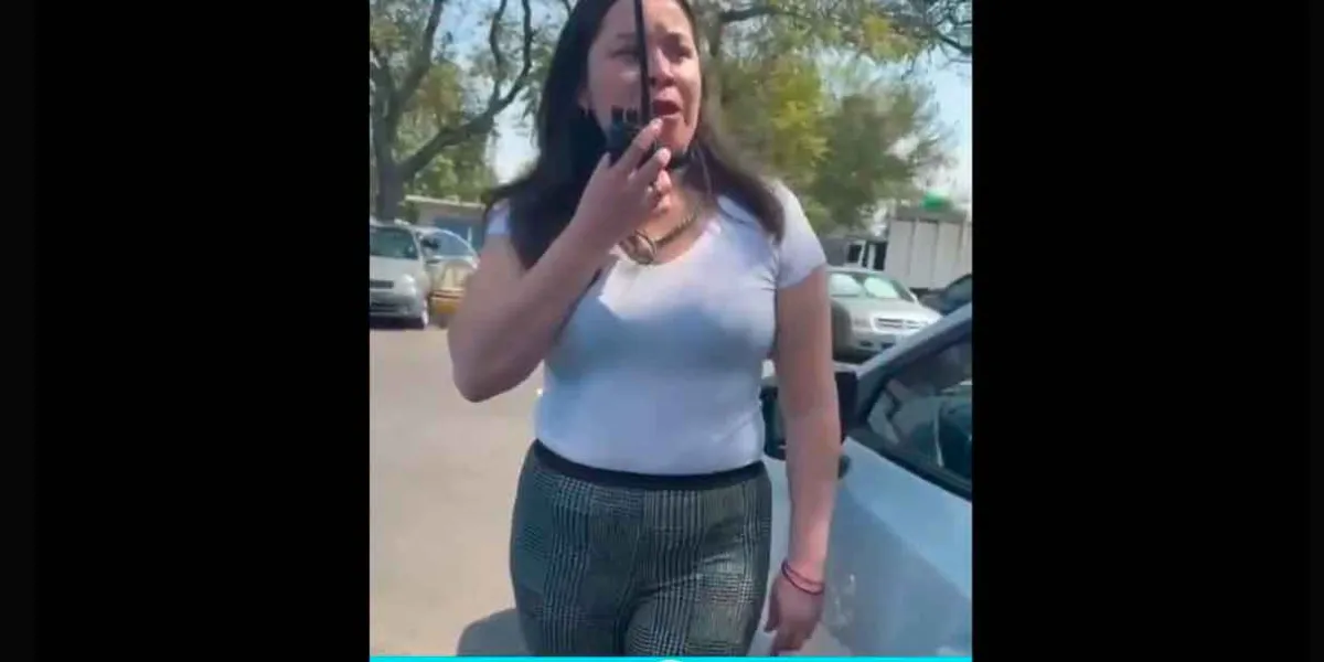 Indignación en redes sociales por video de presunta empleada de la UNAM humillando a estudiante