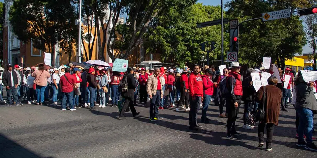 Docentes poblanos alzan la voz