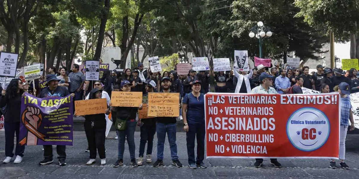 Veterinarios poblanos exigen justicia por asesinato de compañero en el Edomex