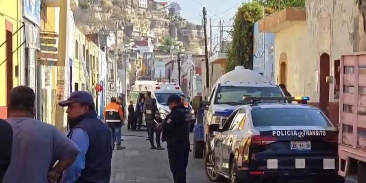 Empleada de gasera fallece atropellada por pipa en Atlixco