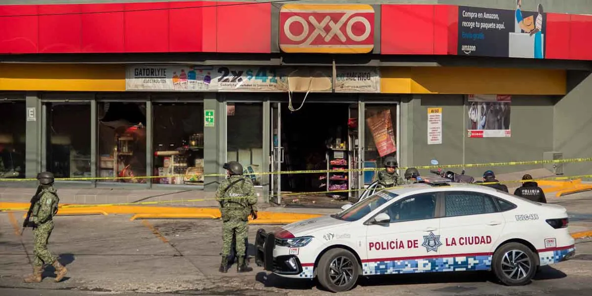 Matan a dos policías municipales tras ataque armado en Bosques de San Sebastián