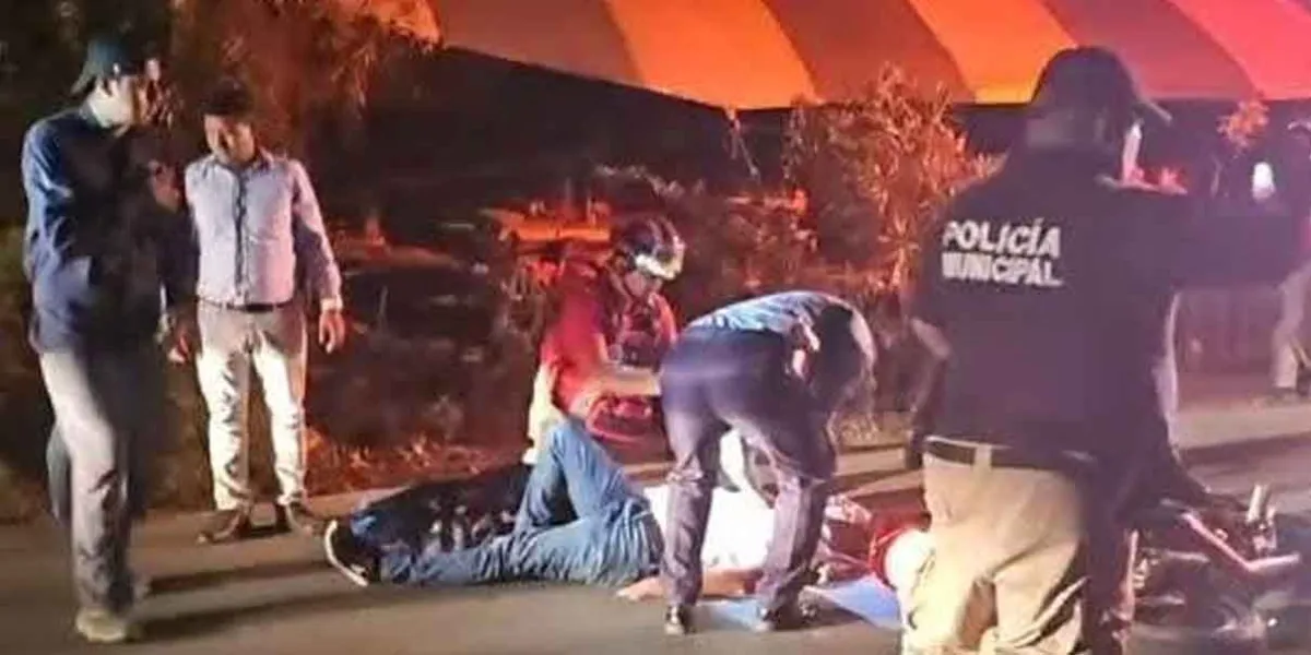 Accidente en la carretera Pachuca-Tuxpan deja motociclista fracturado tras impactar una vaca