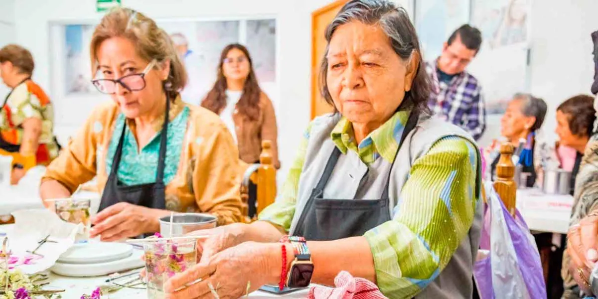 DIF Puebla Capital y Oxxo fortalecen alianza en favor de los adultos mayores